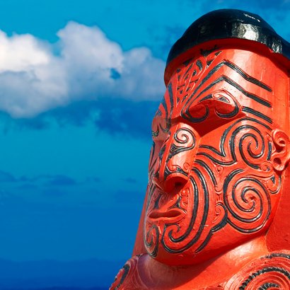 Talla maorí tradicional y Taranaki montar, Nueva Zelanda